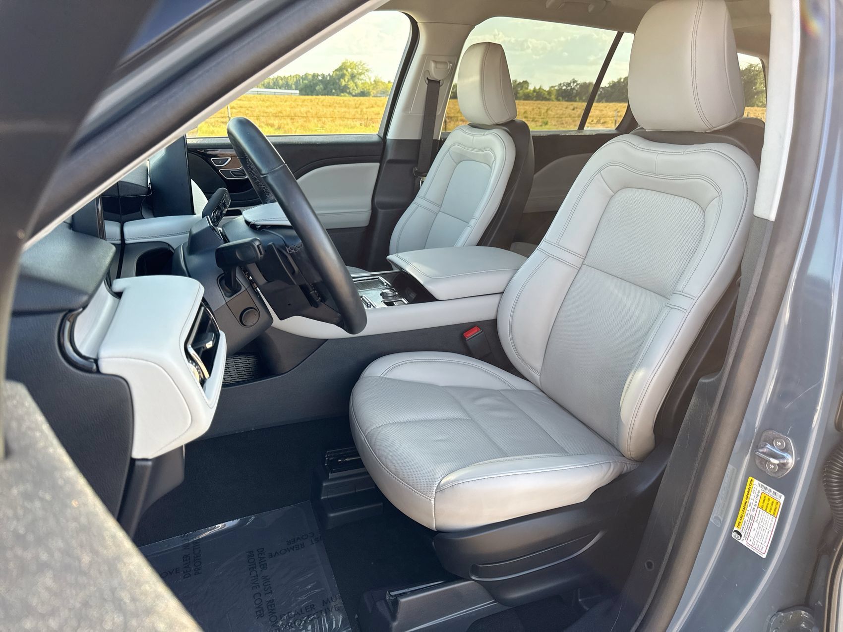 Used 2025 Lincoln Aviator Reserve w/ Illumination Package AWD/4WD image 11