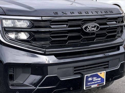 Certified 2025 Ford Expedition Platinum w/ Stealth Appearance Package image 27