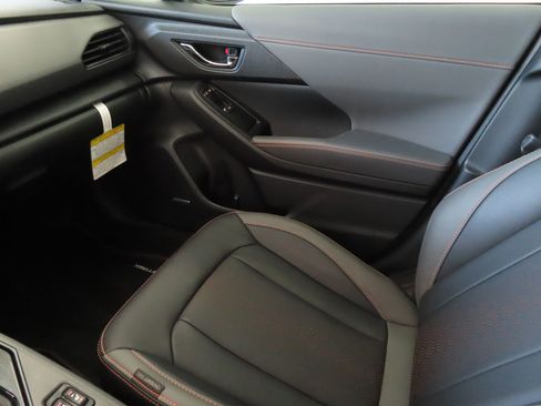 Certified 2025 Subaru Crosstrek 2.5i Limited w/ Crosstrek Mirror Package image 21