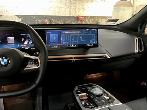 Used 2026 BMW iX xDrive45 image 8