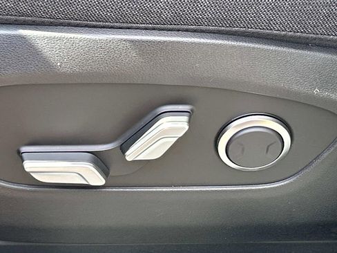 New 2026 Hyundai Ioniq 9 SE image 16