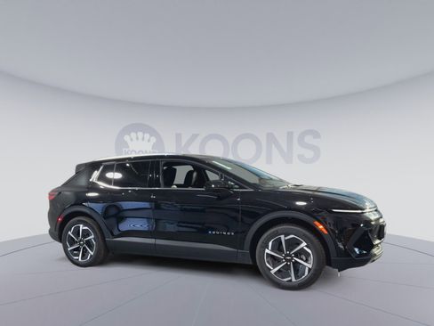 New 2026 Chevrolet Equinox EV LT image 2