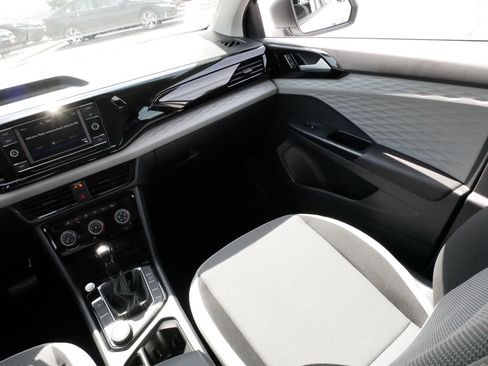 Certified 2023 Volkswagen Taos S AWD/4WD image 11