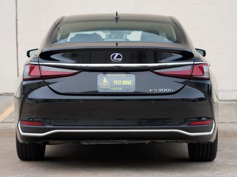 Used 2021 Lexus ES 300h w/ Premium Package FWD image 10