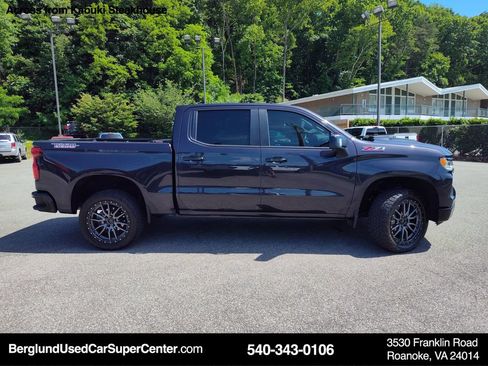 Used 2022 Chevrolet Silverado 1500 LT Trail Boss w/ LT Trail Boss Premium Package AWD/4WD image 3
