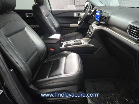 Used 2022 Ford Explorer XLT w/ Equipment Group 202A AWD/4WD image 21