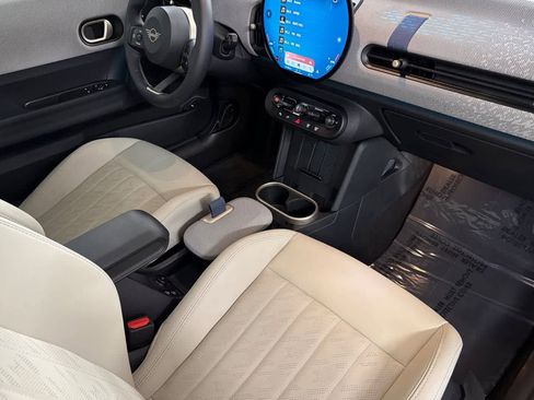 Certified 2025 MINI Cooper 2-Door Hardtop FWD image 16