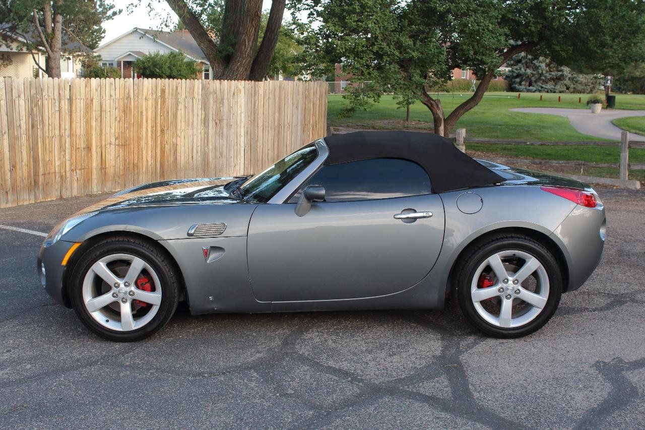 Used 2007 Pontiac Solstice Convertible w/ Premium Package RWD image 24