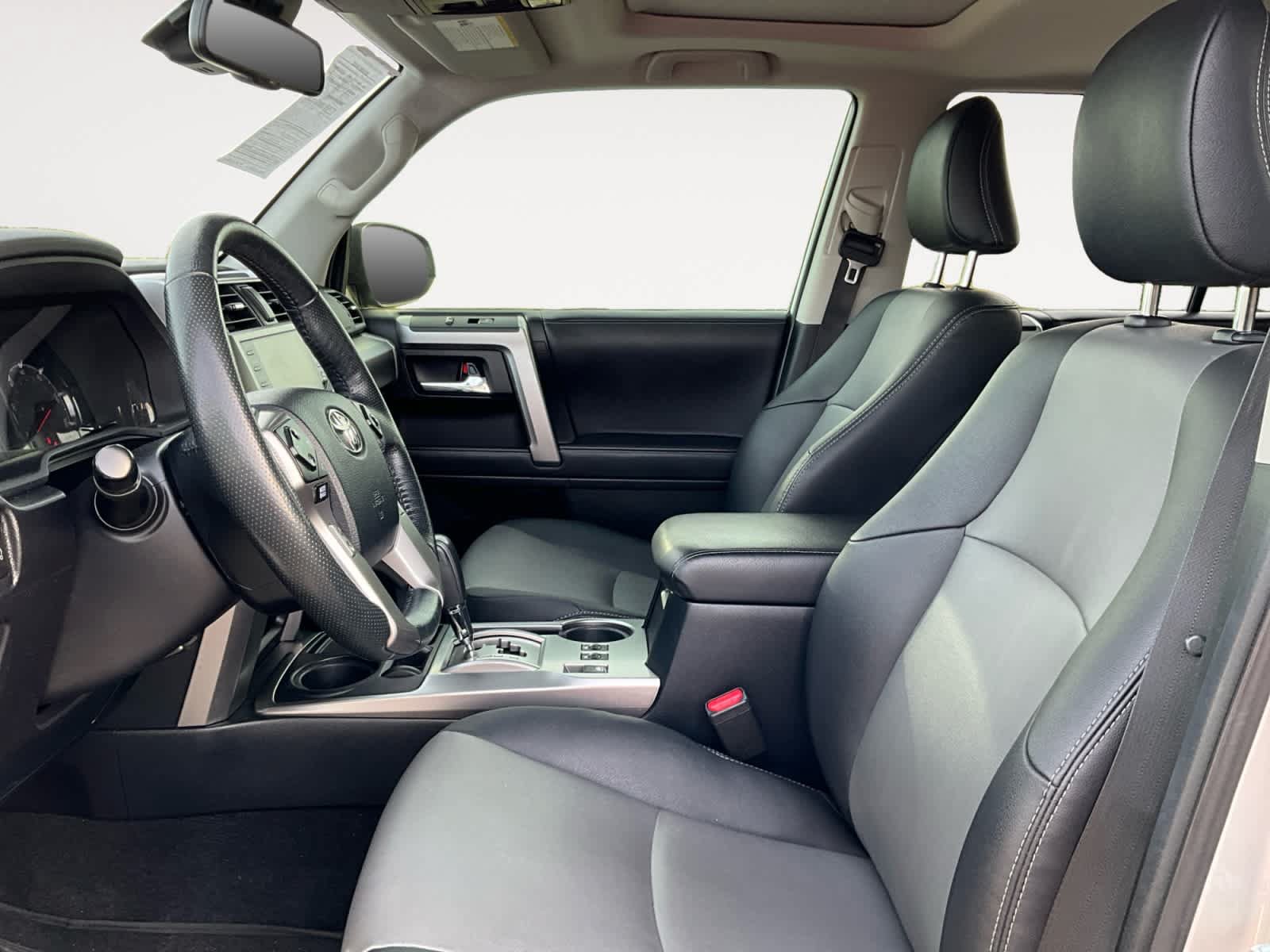 Used 2023 Toyota 4Runner SR5 Premium w/ Moonroof Package RWD image 10