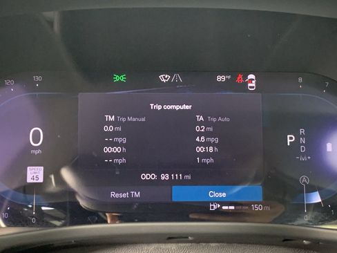 Used 2024 Volvo XC40 B5 Plus AWD/4WD image 22