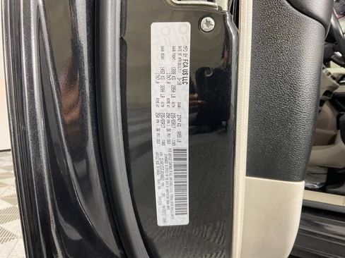 Used 2018 Chrysler Pacifica Touring-L Plus FWD image 27