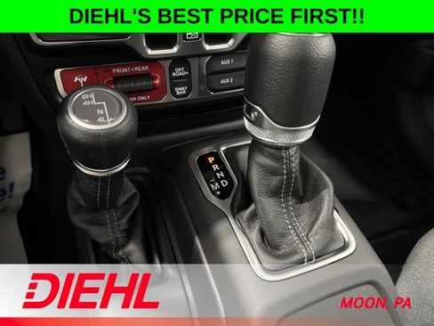 New 2026 Jeep Gladiator Rubicon w/ Steel Power Dome Hood Package AWD/4WD image 30