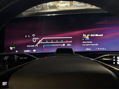 Used 2025 Cadillac Escalade Premium Luxury image 20