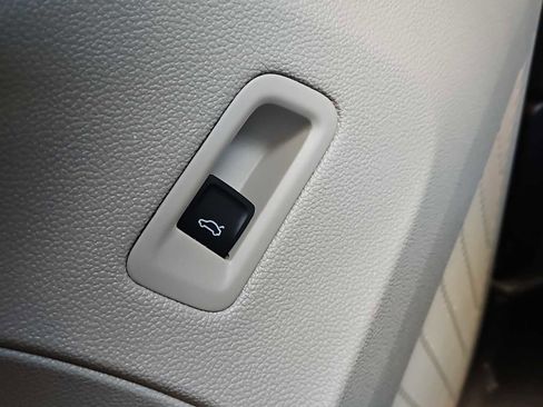 New 2026 Volkswagen Atlas SE image 23