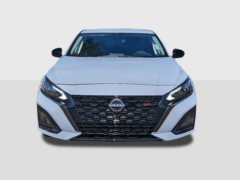 New 2025 Nissan Altima 2.5 SR image 8