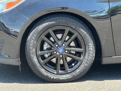 Used 2018 Ford Focus SE FWD image 26