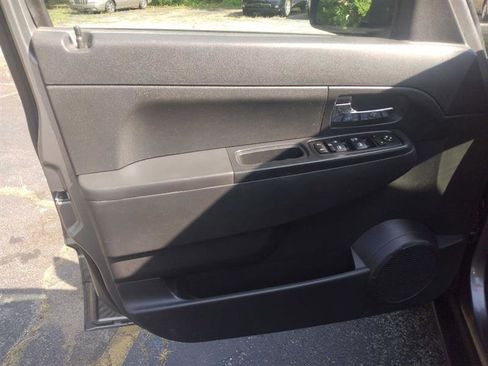 Used 2012 Jeep Liberty Sport image 6