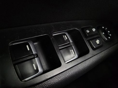 Used 2019 Kia Soul + image 27