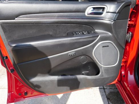 Used 2015 Jeep Grand Cherokee SRT w/ Luxury Group II image 6