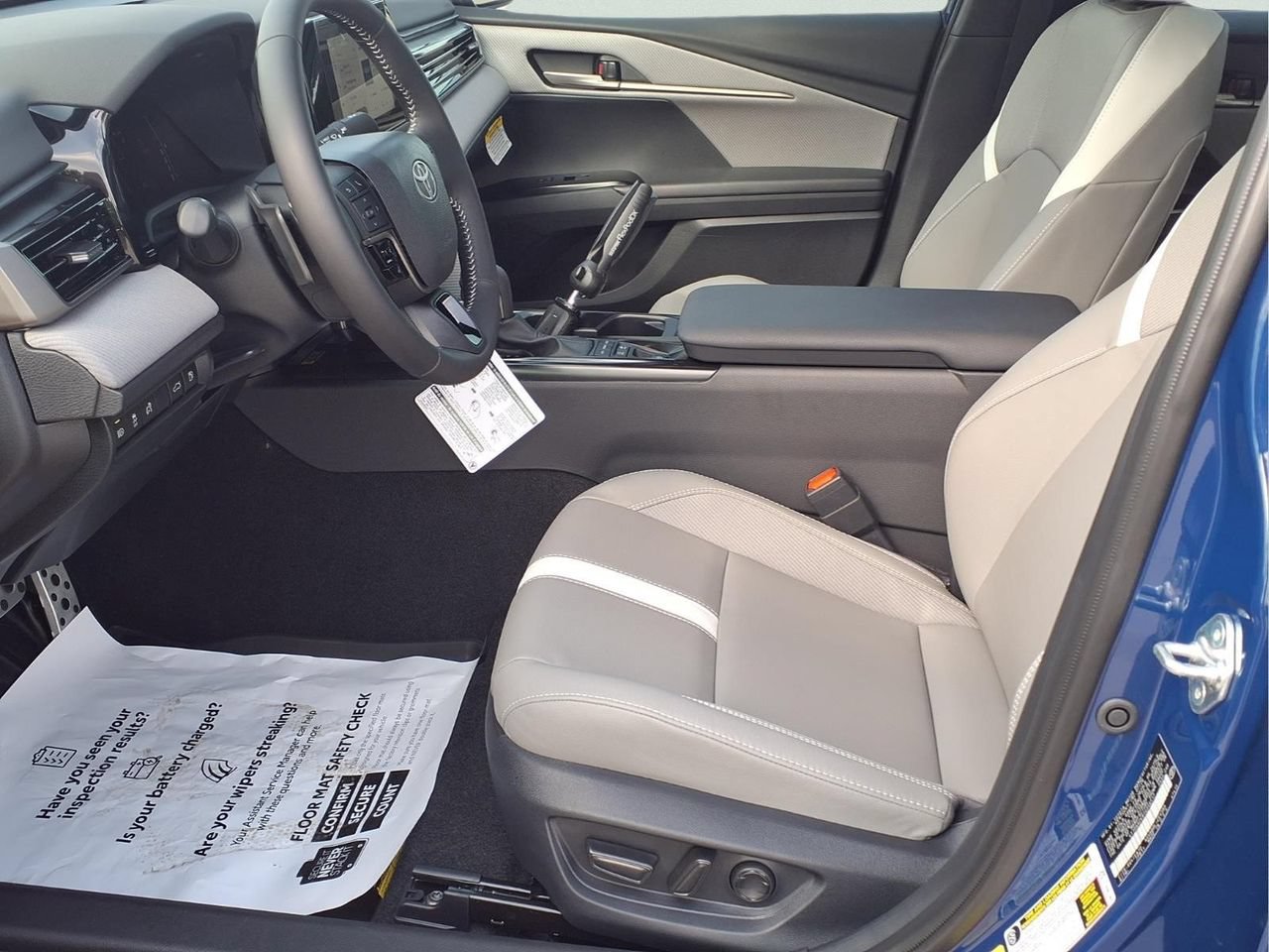Used 2026 Toyota Camry SE w/ Convenience Package FWD image 12