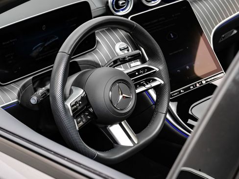 Used 2025 Mercedes-Benz C 300 4MATIC Sedan image 20