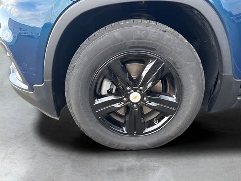 Used 2020 Chevrolet Trax LT w/ LT Convenience Package image 29