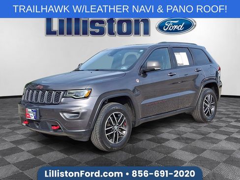 Used 2017 Jeep Grand Cherokee Trailhawk w/ Trailhawk Luxury Group AWD/4WD image 1