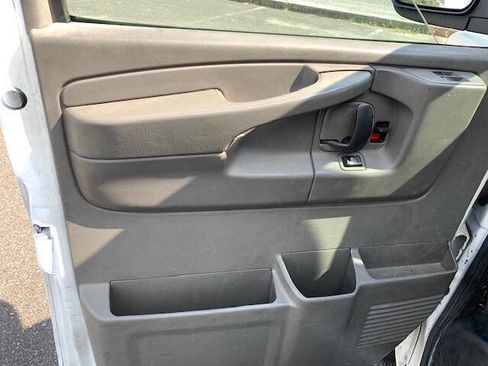 Used 2014 GMC Savana 1500 image 23