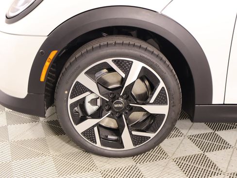 New 2026 MINI Cooper 4-Door Hardtop FWD image 18
