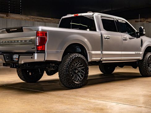 Used 2022 Ford F350 Platinum w/ FX4 Off-Road Package image 9