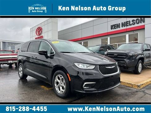 Used 2024 Chrysler Pacifica Limited w/ Uconnect Theater Family Group AWD/4WD image 1