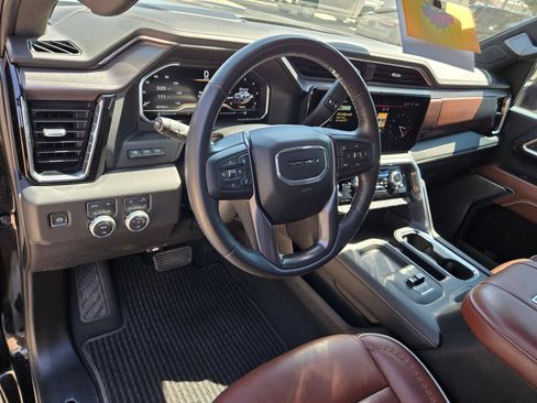 Used 2024 GMC Sierra 2500 Denali Ultimate AWD/4WD image 10
