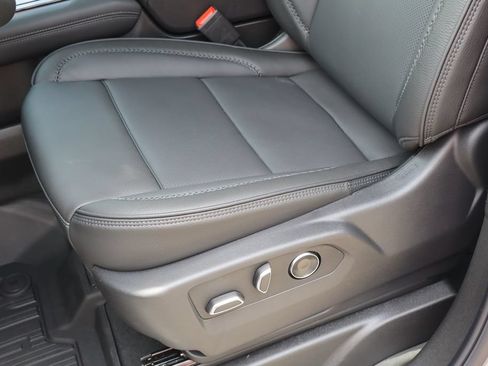 New 2026 GMC Yukon XL Denali w/ Denali Reserve Package AWD/4WD image 14