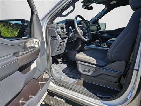 Used 2022 Ford F150 XLT w/ Equipment Group 302A High AWD/4WD image 18