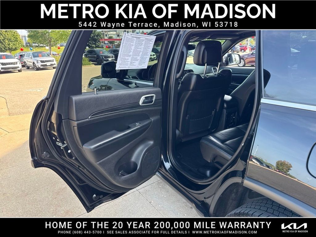 Used 2021 Jeep Grand Cherokee Limited AWD/4WD image 29
