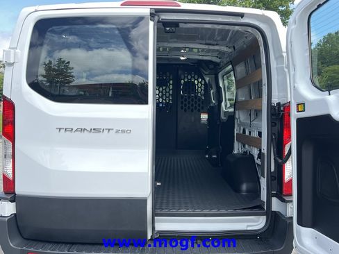 Used 2025 Ford Transit 250 Low Roof w/ Exterior Upgrade Package RWD image 18