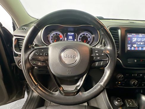 Used 2020 Jeep Cherokee Latitude Plus image 17