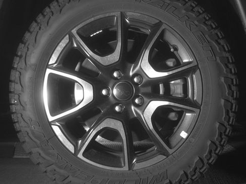 Used 2025 Jeep Compass Trailhawk AWD/4WD image 13