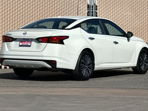 Used 2025 Nissan Altima 2.5 SV FWD image 4