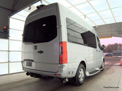 Used 2021 Mercedes-Benz Sprinter 2500 image 7