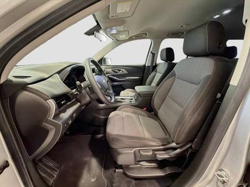 Used 2021 Chevrolet Traverse LS FWD image 18