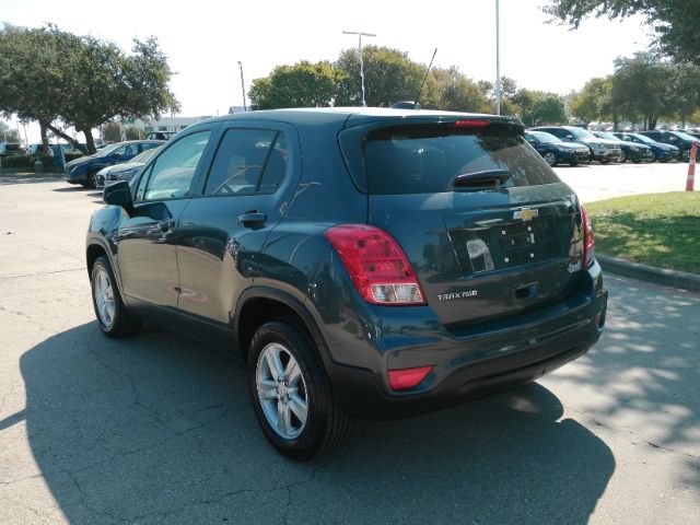 Used 2022 Chevrolet Trax LS w/ Tint and Cruise Package AWD/4WD image 9