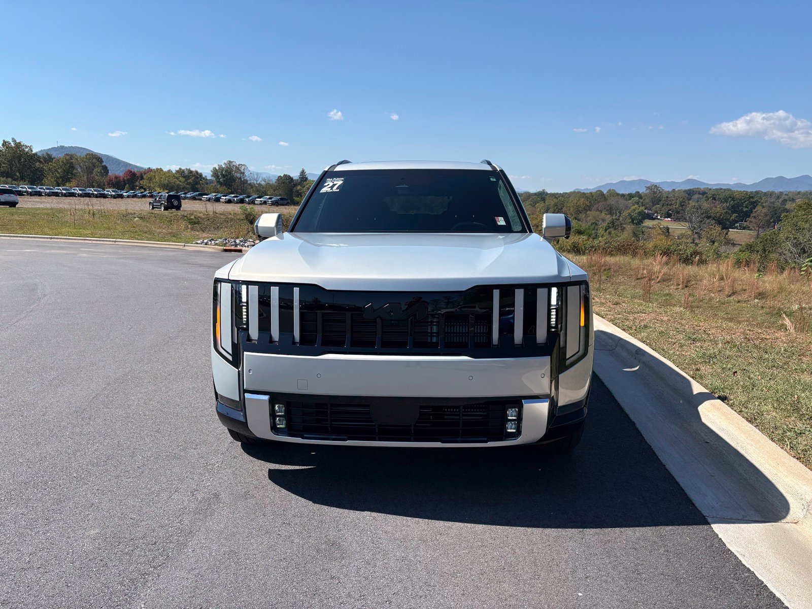 Used 2027 Kia Telluride SX Prestige w/ Towing Package AWD/4WD image 2