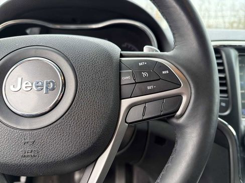 Used 2017 Jeep Grand Cherokee Altitude image 24