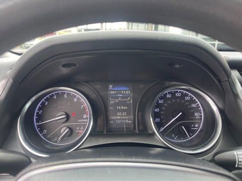 Used 2020 Toyota Camry LE image 18