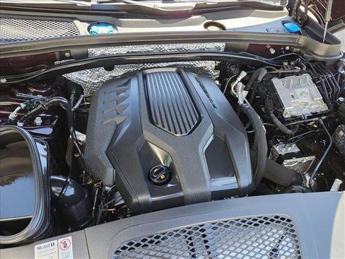 Used 2024 Porsche Macan AWD/4WD image 23