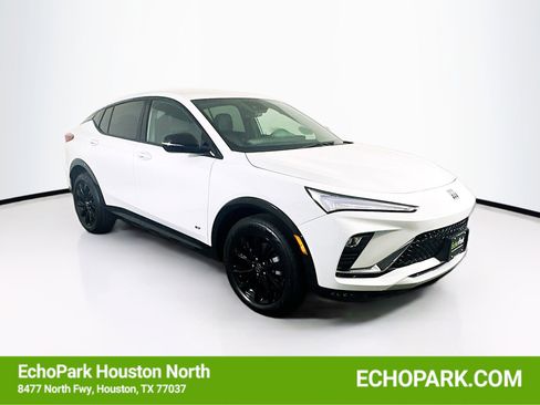 Used 2025 Buick Envista Sport Touring image 1