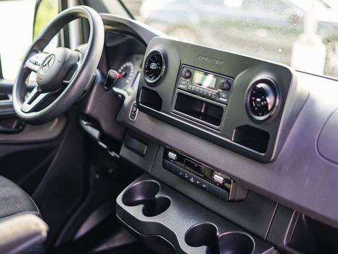 Used 2023 Mercedes-Benz Sprinter 2500 image 11