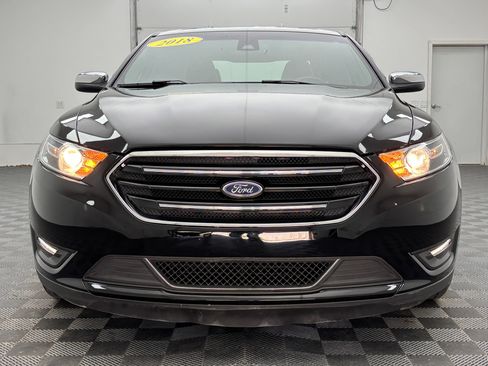 Used 2018 Ford Taurus Limited FWD image 13