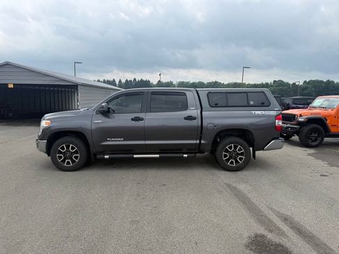 Used 2015 Toyota Tundra SR5 w/ TRD Off Road Package AWD/4WD image 17